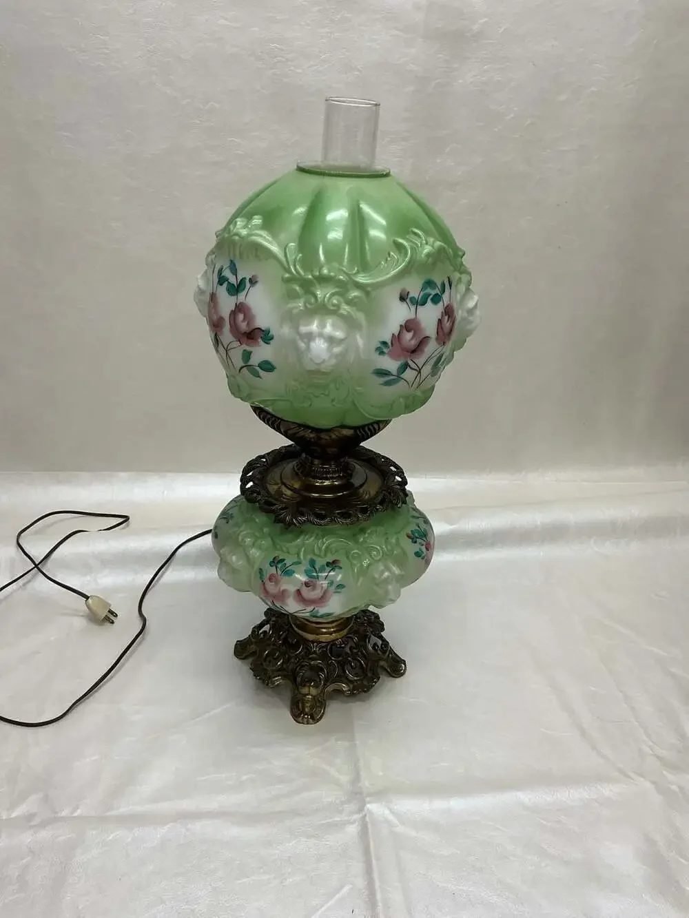 Vintage Gone With The Wind Parlor Lamp Lion Head Relief Hand-Painted Roses